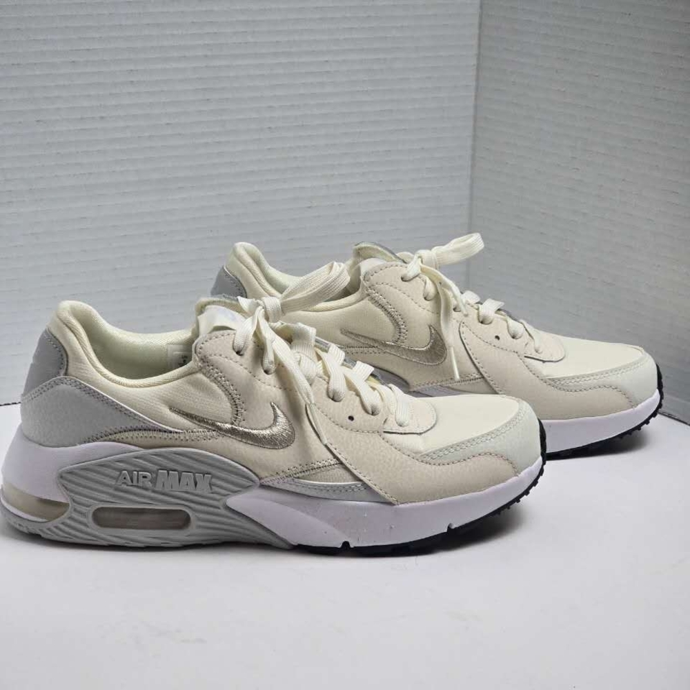 Nike Women's White and Gray Air Max Sneakers